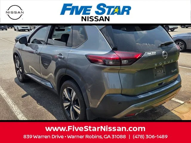 Used 2023 Gray Nissan SL image 7