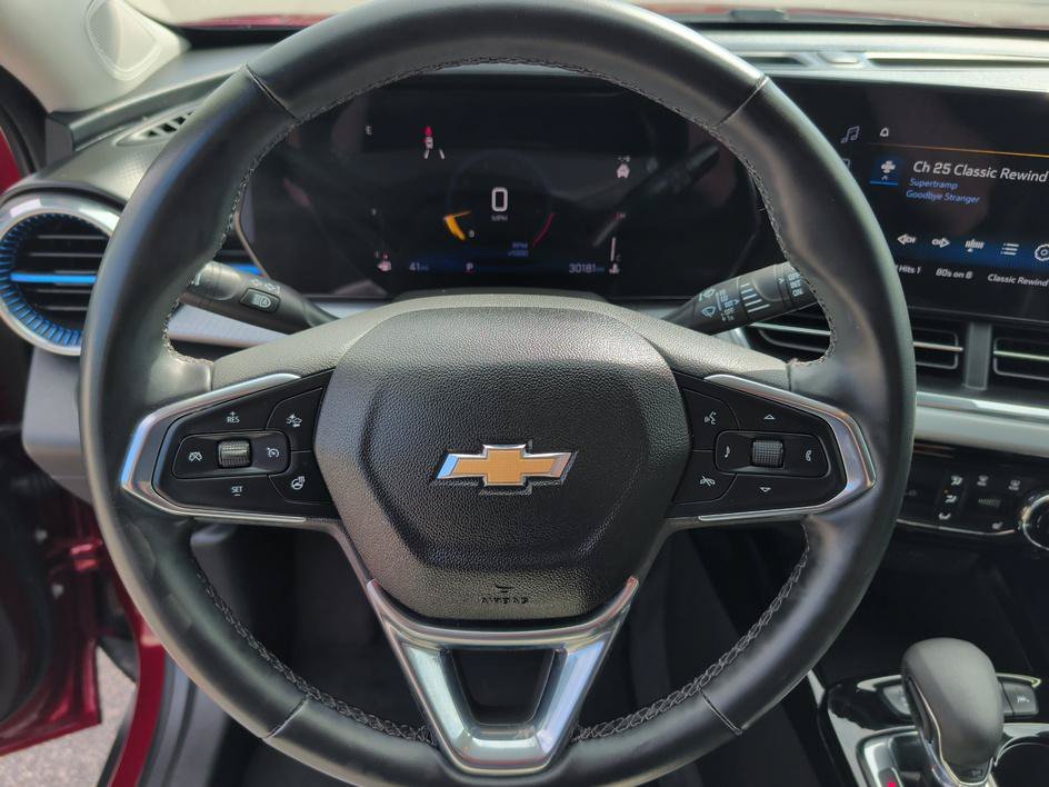 Used 2025 Crimson Metallic Chevrolet LT image 18