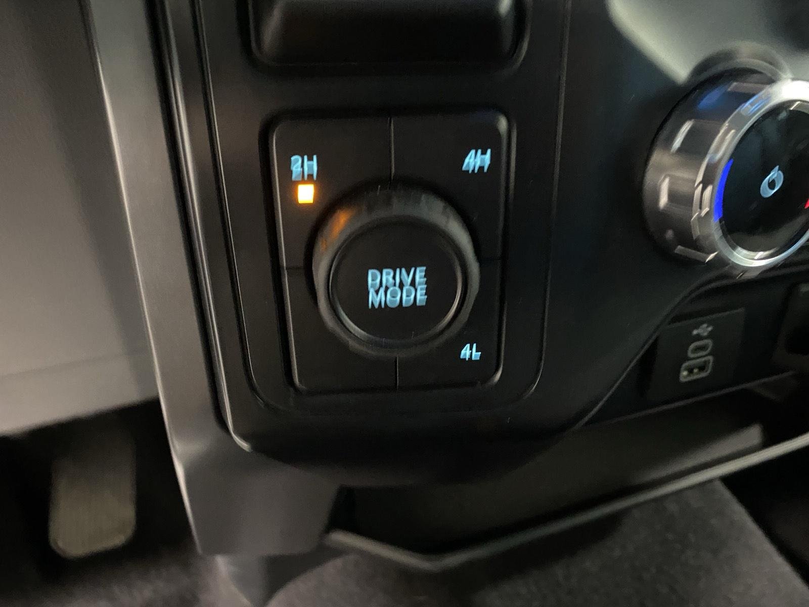 Used 2025 Agate Black Ford XLT image 24