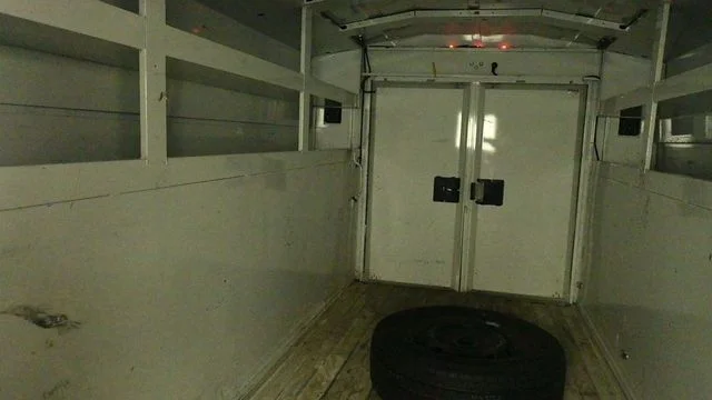 Used 2020 White Ford Cutaway Utility Box image 20