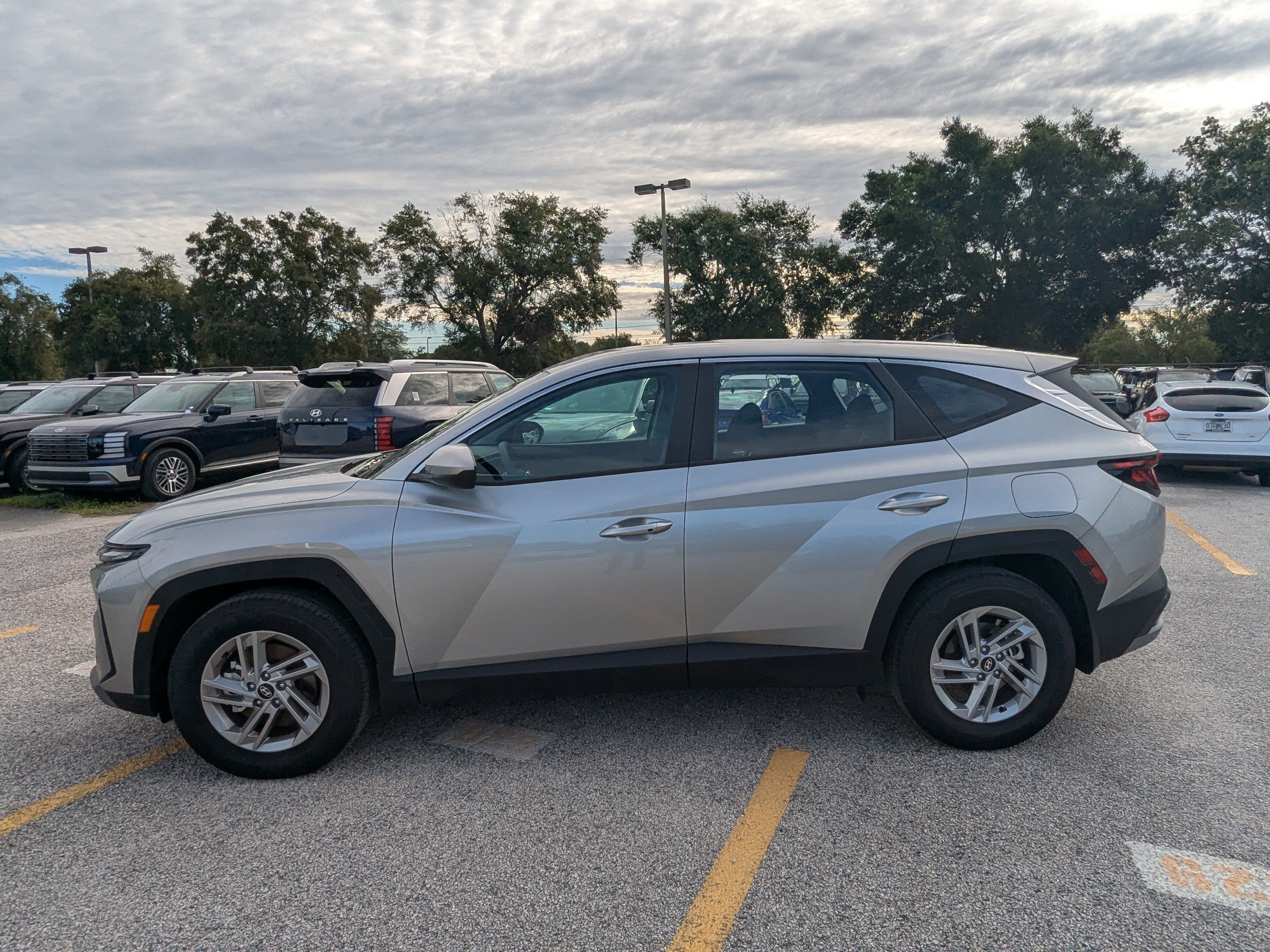 New 2026 Shimmering Silver Hyundai SE image 8