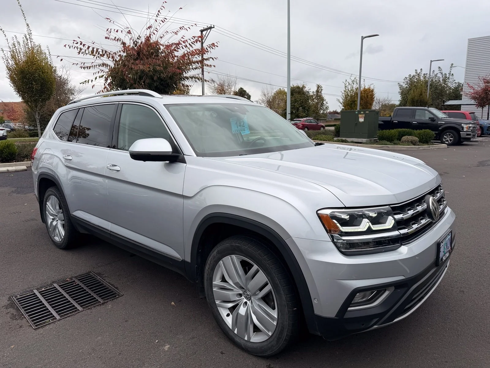 Used 2018 Silver Volkswagen SEL Premium image 7