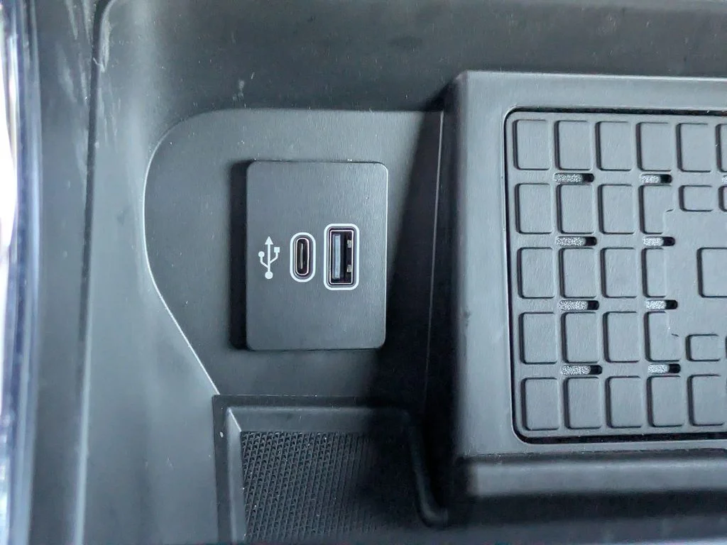 New 2026 Agate Black Metallic Ford XLT image 24