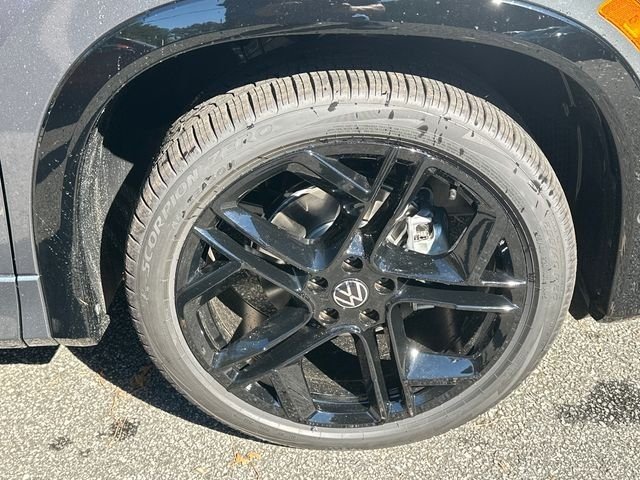 New 2026 Platinum Gray Metallic Volkswagen 2.0T SE R-Line Black image 12