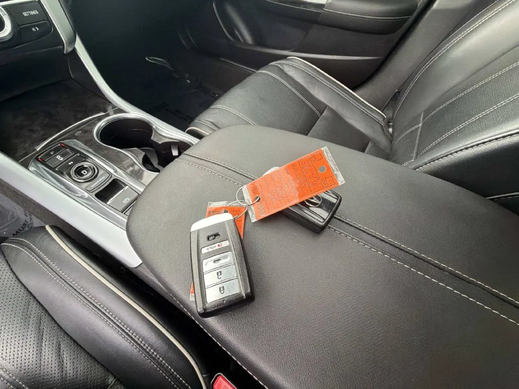 Used 2019  Acura 3.5L Technology Pkg image 32