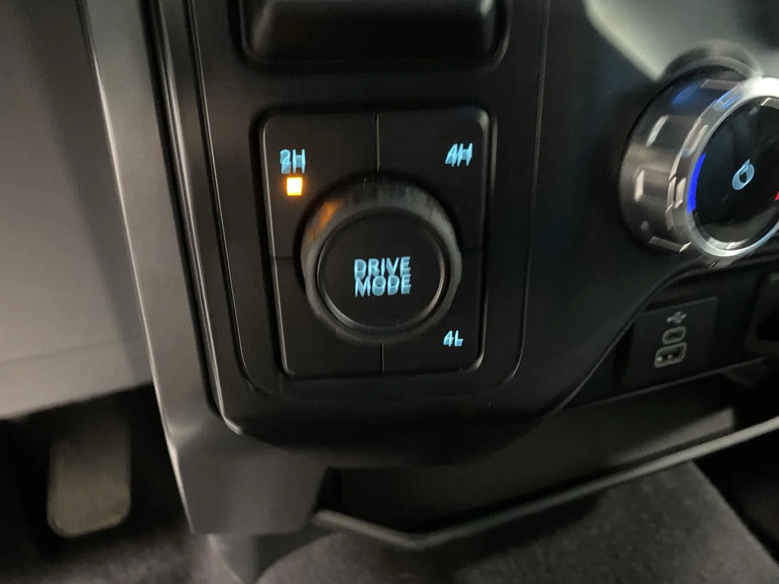 Used 2025 Agate Black Ford XLT image 24