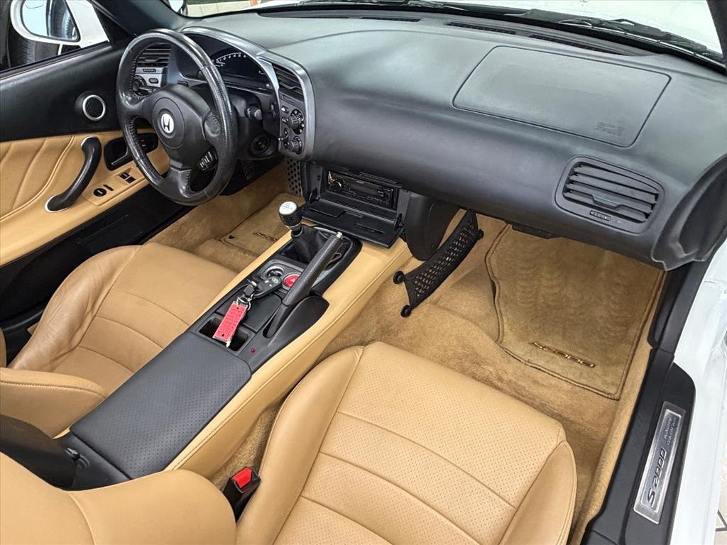 Used 2003 Grand Prix White Honda Base image 19