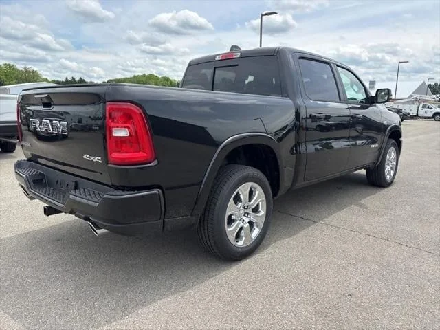 New 2026 Diamond Black Crystal Pearl-Coat Exterior Paint RAM BIG HORN image 3