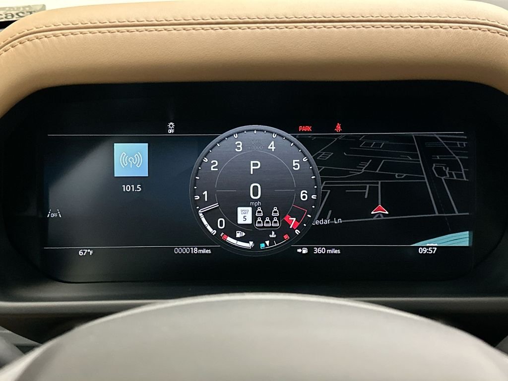 New 2026 Santorini Black Land Rover X-Dynamic SE image 17