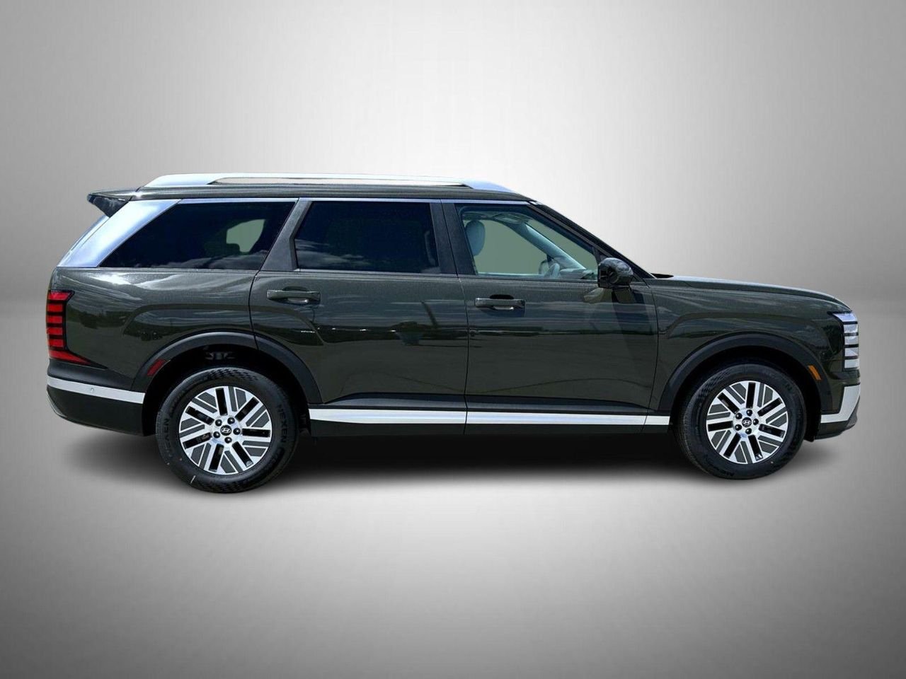 New 2026 Green Hyundai SEL Premium image 4