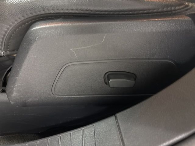 Used 2016 Silver Jeep Sport image 9