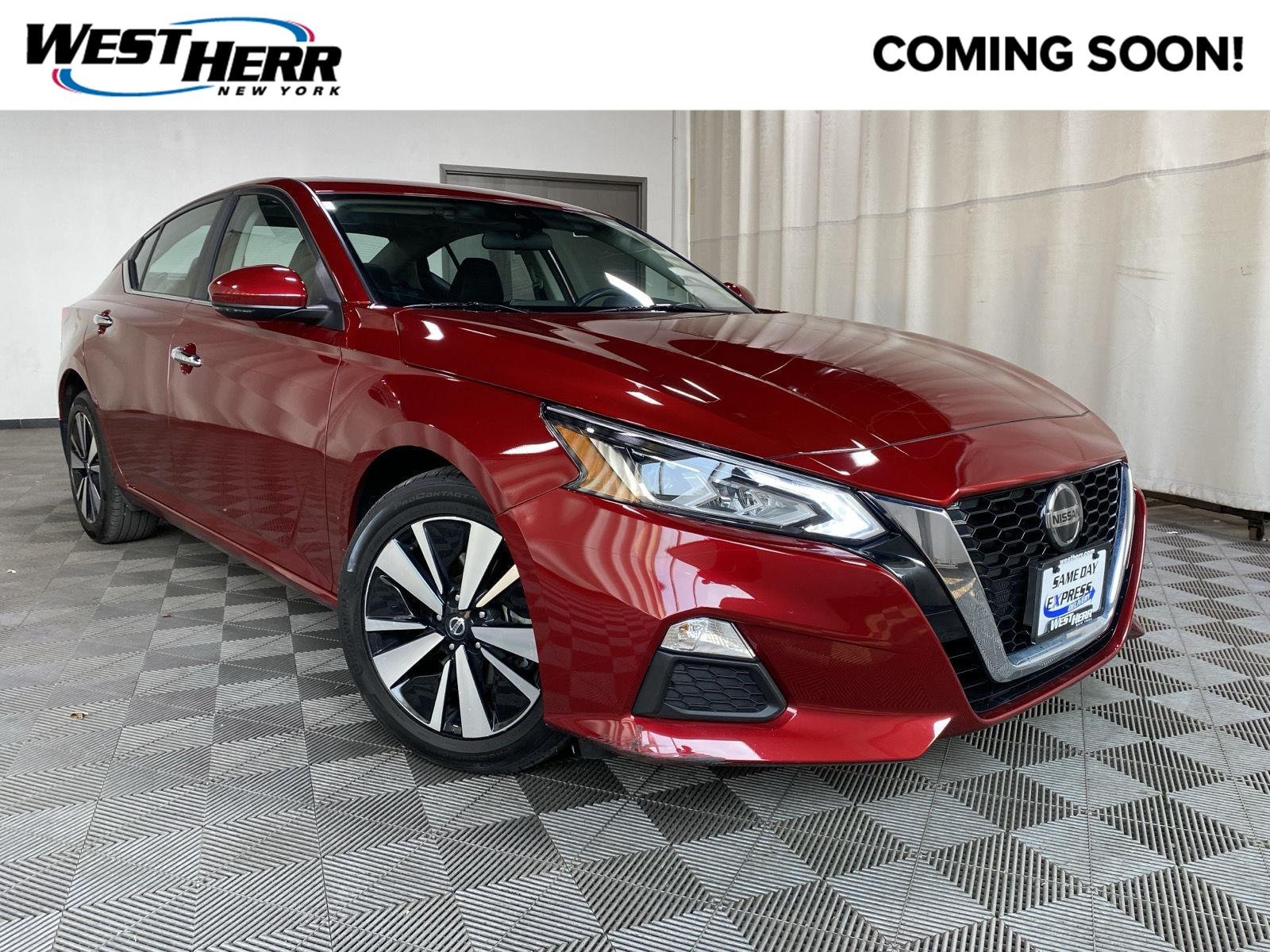 Used 2022 Scarlet Ember Tintcoat Nissan 2.5 SV image 1