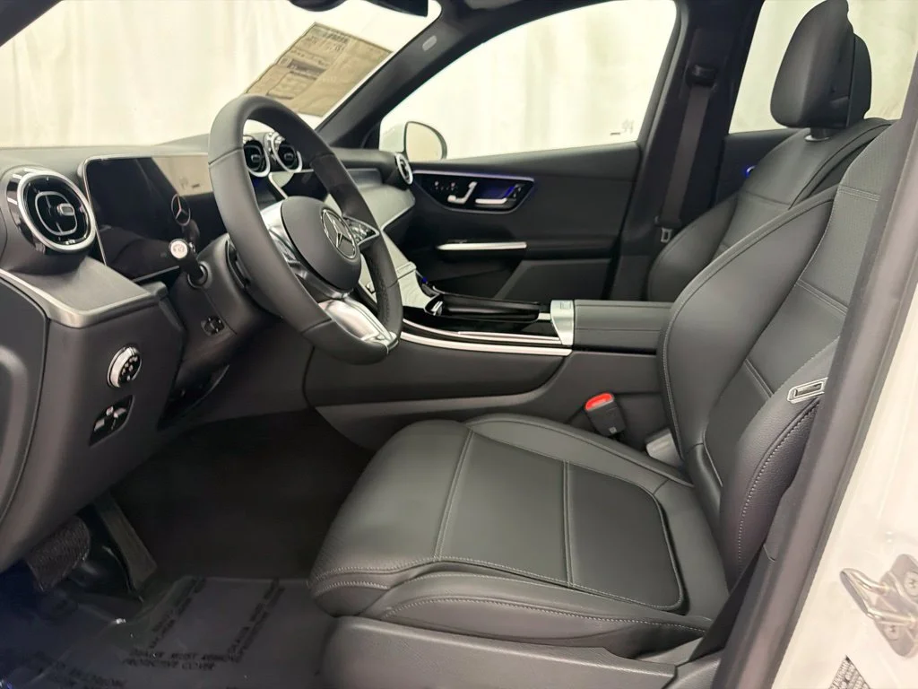 New 2027 White Mercedes-Benz GLC 300 image 12