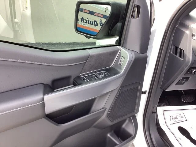 Used 2025 Oxford White Ford XLT image 18