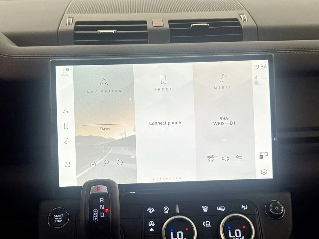 New 2026 Fuji White Land Rover X-Dynamic SE image 15