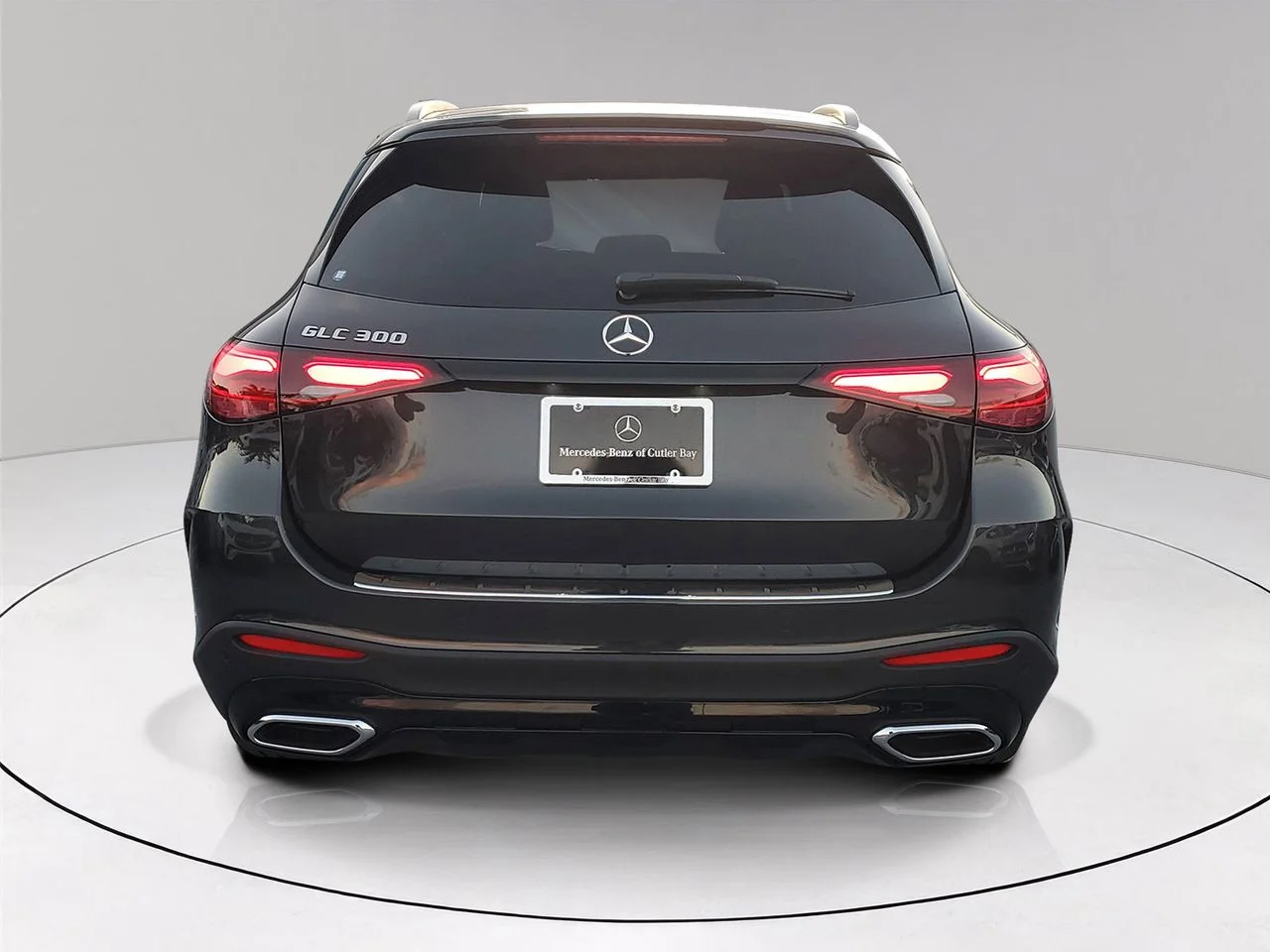 New 2026 Graphite Grey Metallic Mercedes-Benz GLC 300 image 5