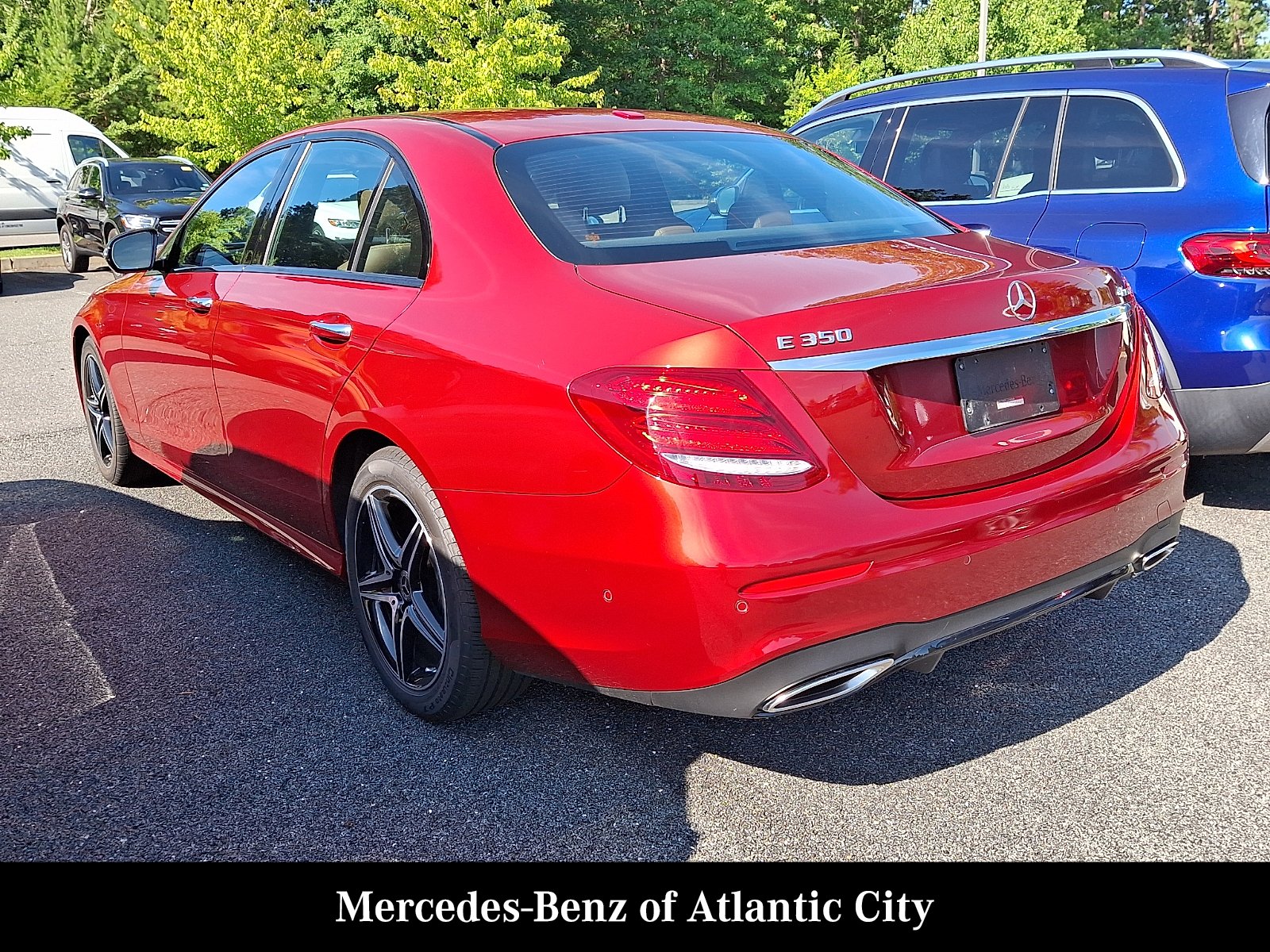 Used 2020 designo Cardinal Red Metallic Mercedes-Benz 4MATIC® image 4