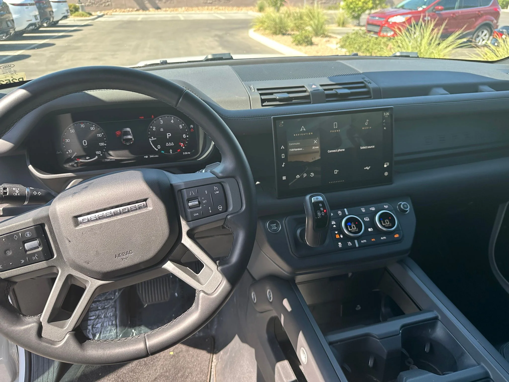 Used 2025 Fuji White Land Rover X-Dynamic SE image 16