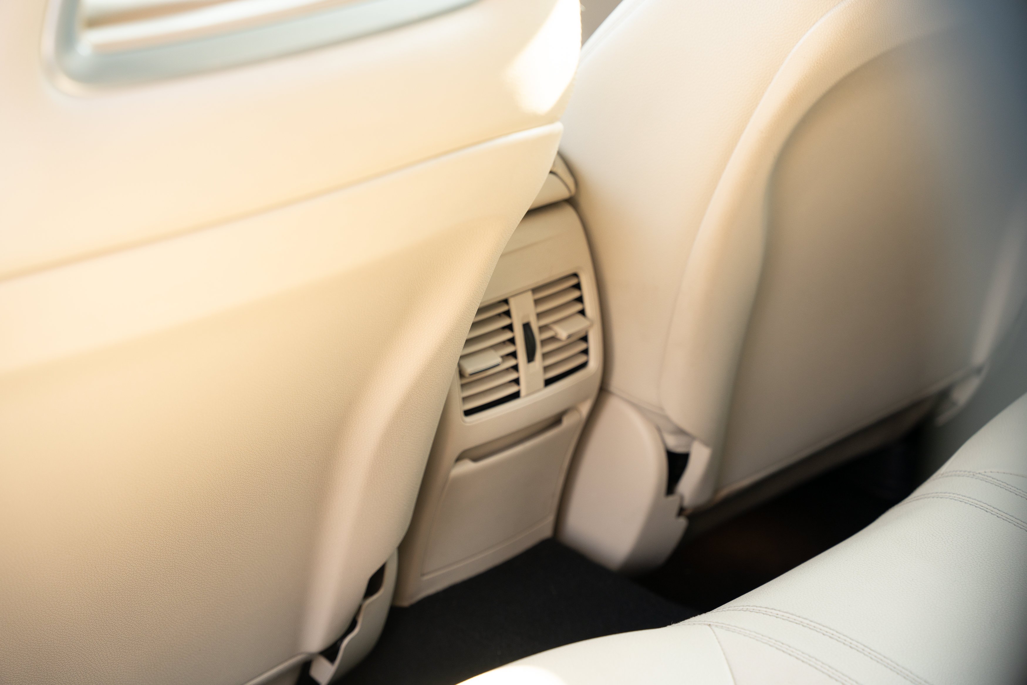 Used 2017 Cirrus White Mercedes-Benz CLA 250 image 20
