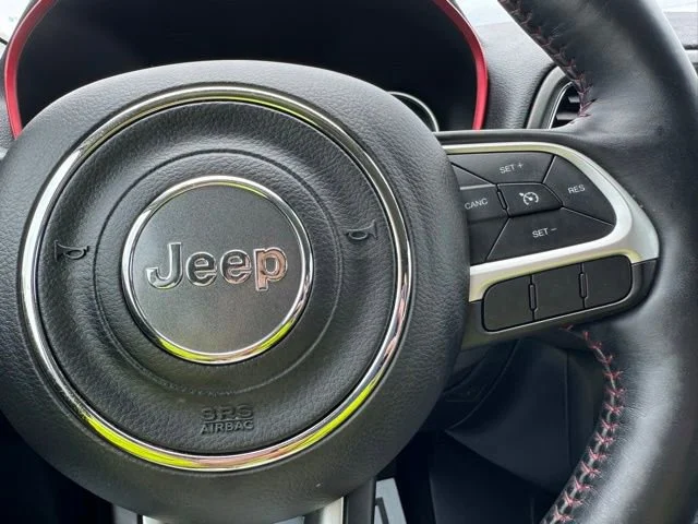 Used 2018 White Jeep Trailhawk 4x4 image 29