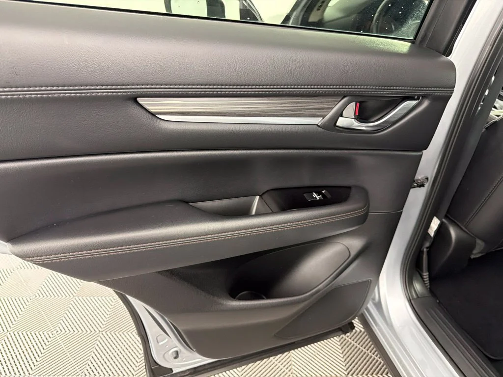 Used 2020 Sonic Silver Metallic Mazda Grand Touring image 15