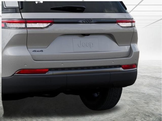 New 2026 Silver Zynith Exterior Paint Jeep Altitude image 14