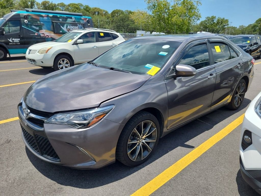 Used 2015 Gray Toyota XSE V6 image 1