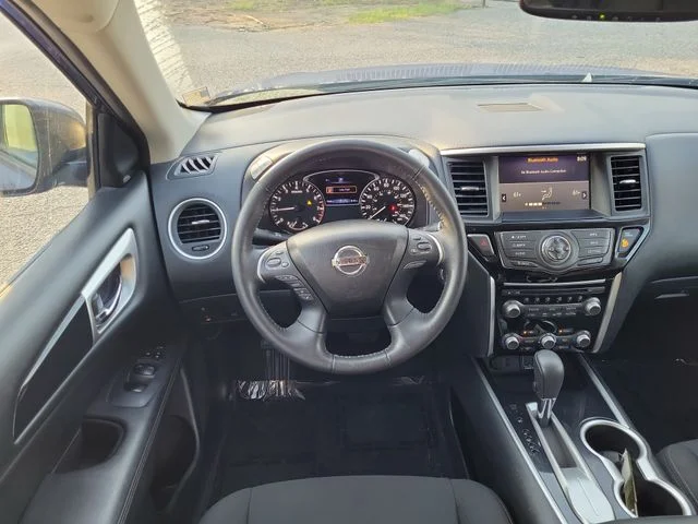 Used 2020 Blue Nissan SV image 11