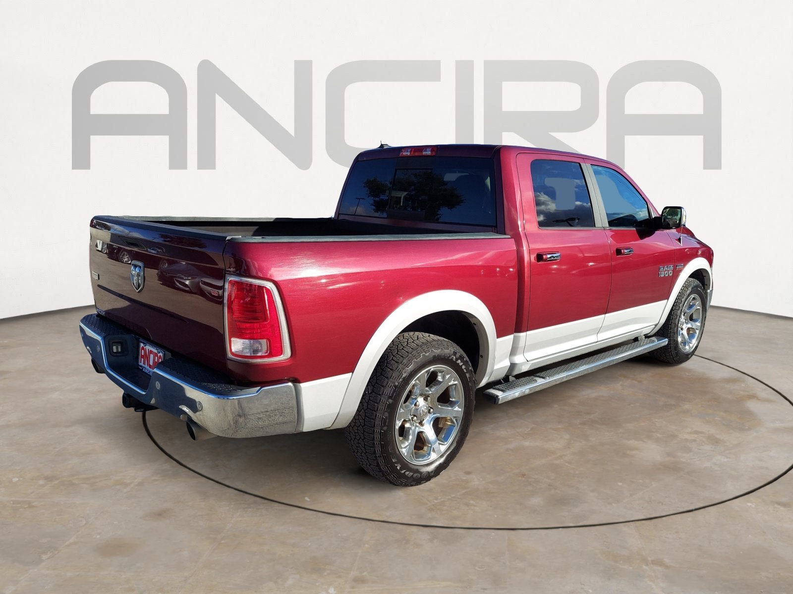 Used 2018 Delmonico Red Pearlcoat Ram Laramie image 10