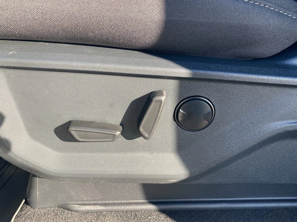 New 2026 Carbonized Gray Metallic Ford XLT image 14