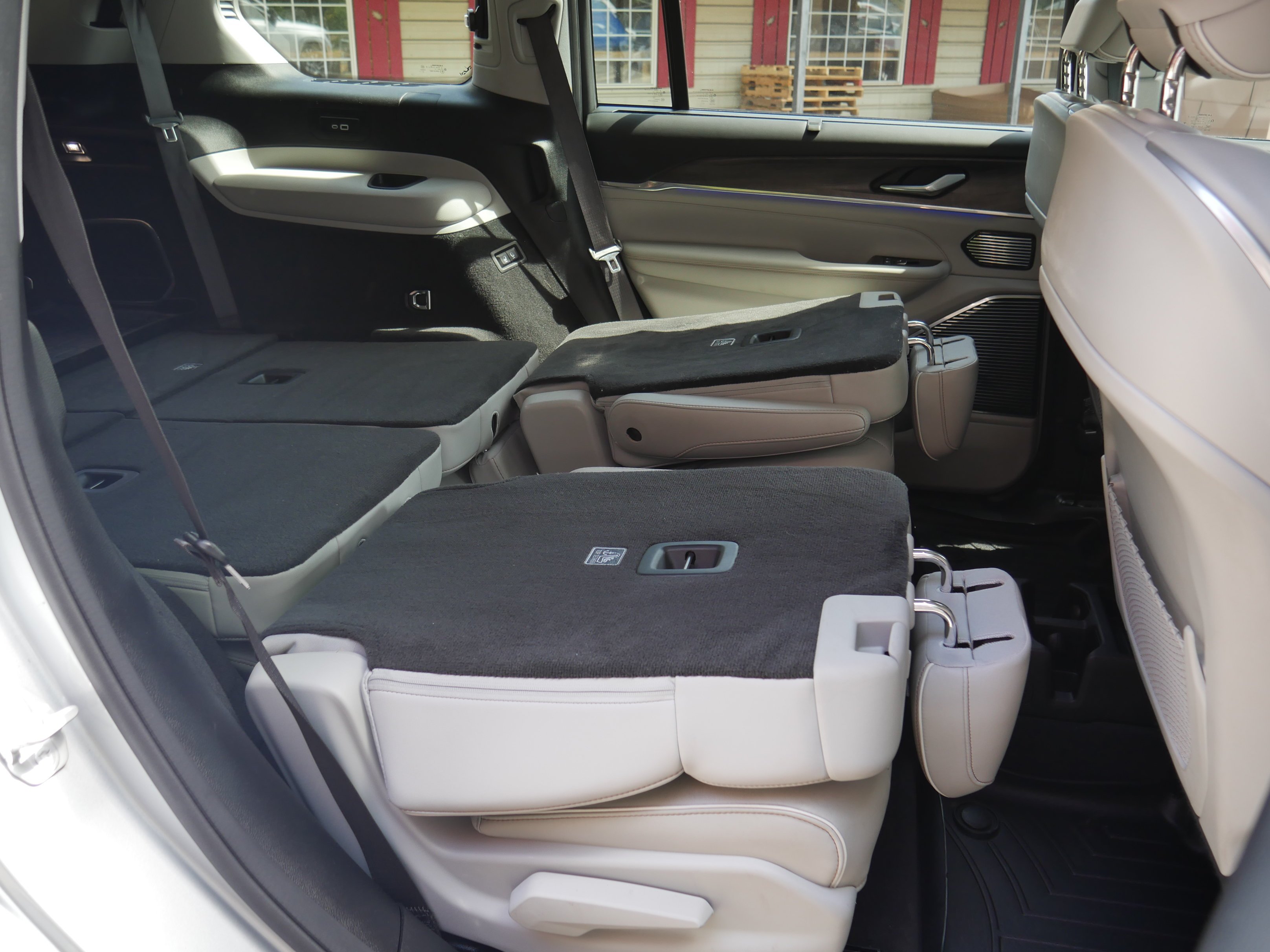 Used 2021 Silver Zynith Jeep Overland image 29