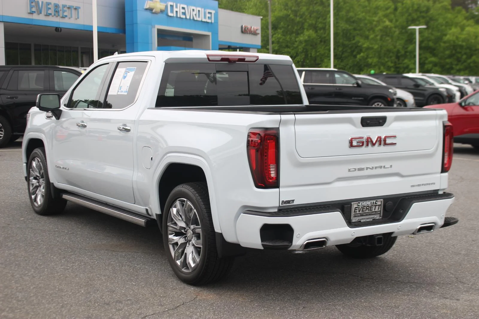Used 2026 Glacier White Tricoat GMC Denali image 5
