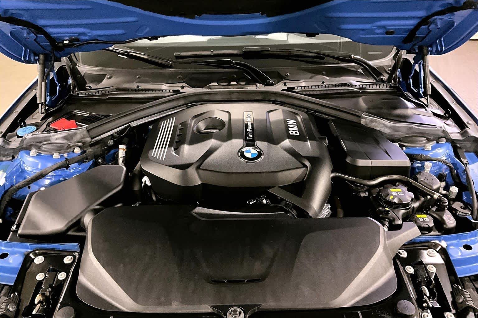 Used 2018 Estoril Blue Metallic BMW 330i xDrive image 29
