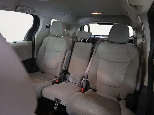 Used 2022  Toyota LE image 12