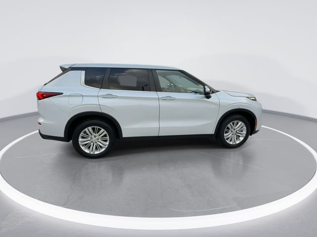 2022 Mitsubishi Outlander ES - Photo 8