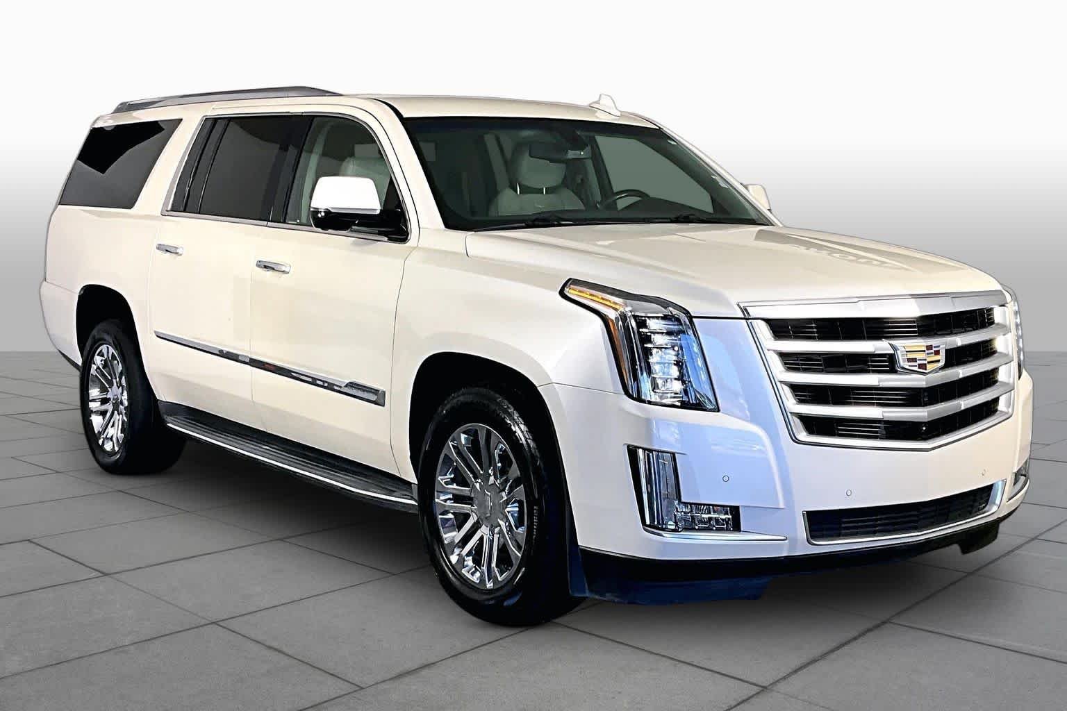 Used 2015 White Diamond Tricoat Cadillac Standard image 3