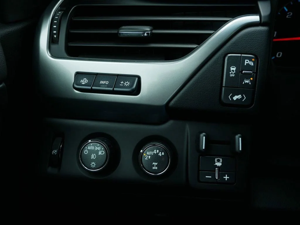Used 2019 Gray Chevrolet Premier image 31