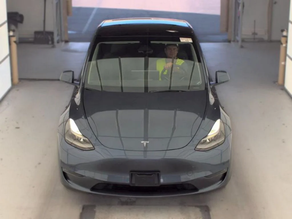 Used 2023 Silver Tesla Long Range image 2