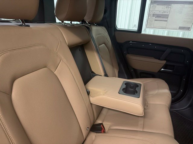 New 2026 Santorini Black Land Rover S image 19