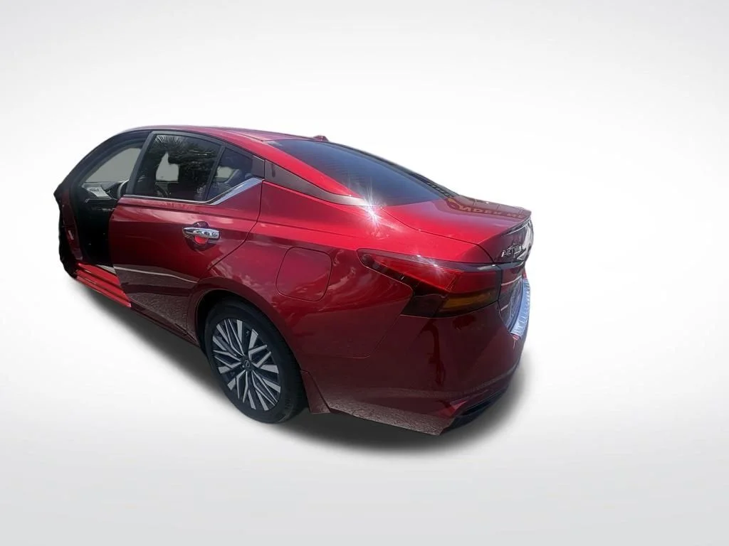 Certified Used 2023 Red Nissan 2.5 SV image 4