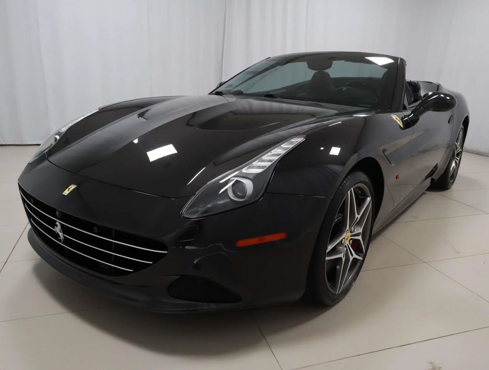 Used 2016 Nero Daytona Metallic Ferrari T 2dr Conv image 42
