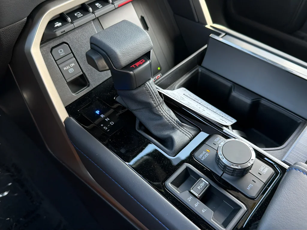 New 2026 Wind Chill Pearl <sup>1</sup> Toyota  Platinum image 28