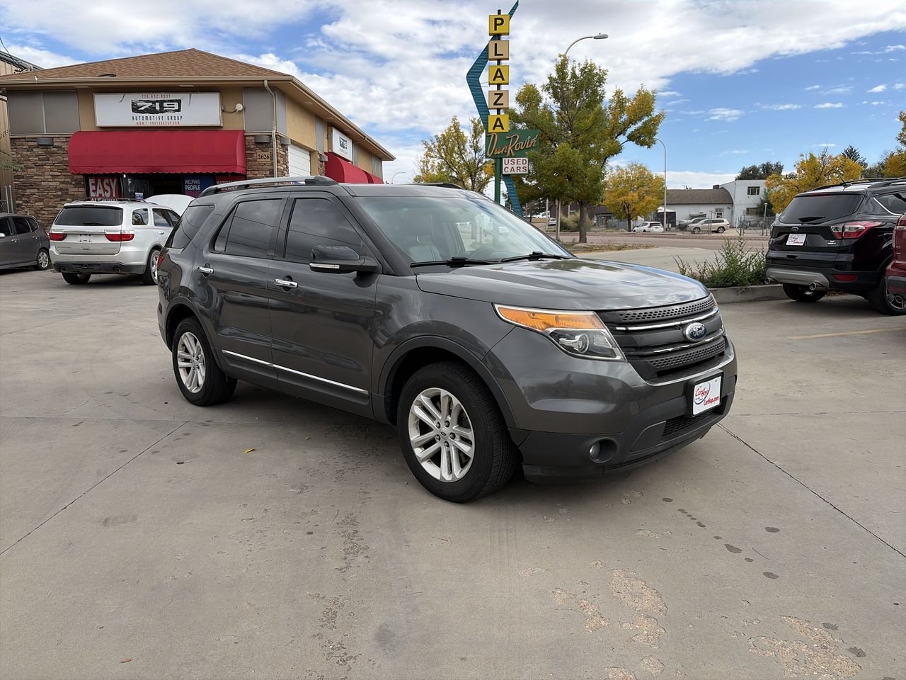 2015 Ford Explorer XLT photo 2