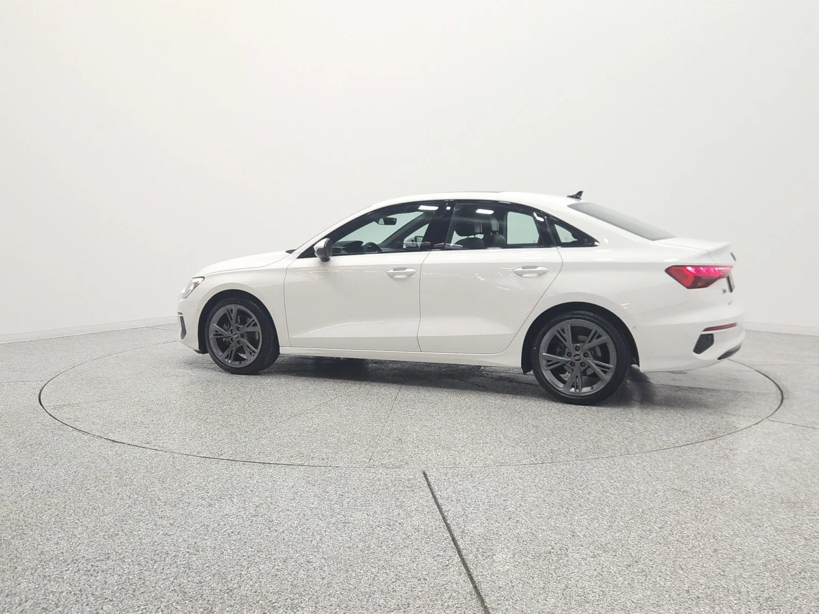 Used 2024 Ibis White Audi Premium image 8