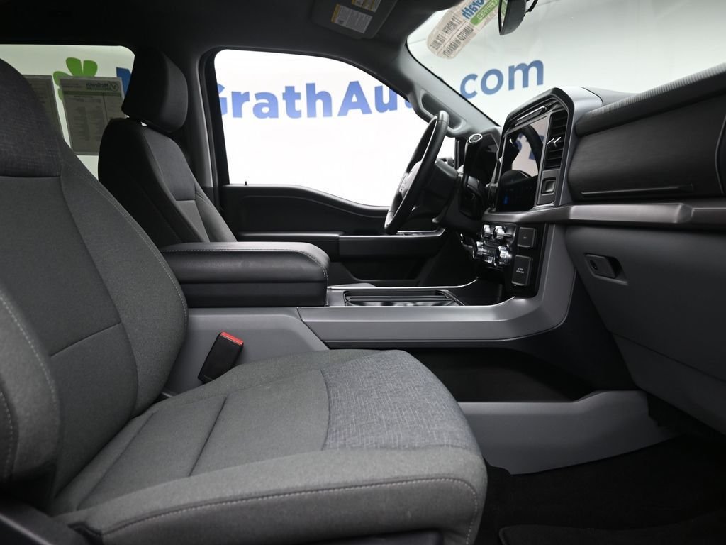 Used 2024 Black Ford XLT image 10