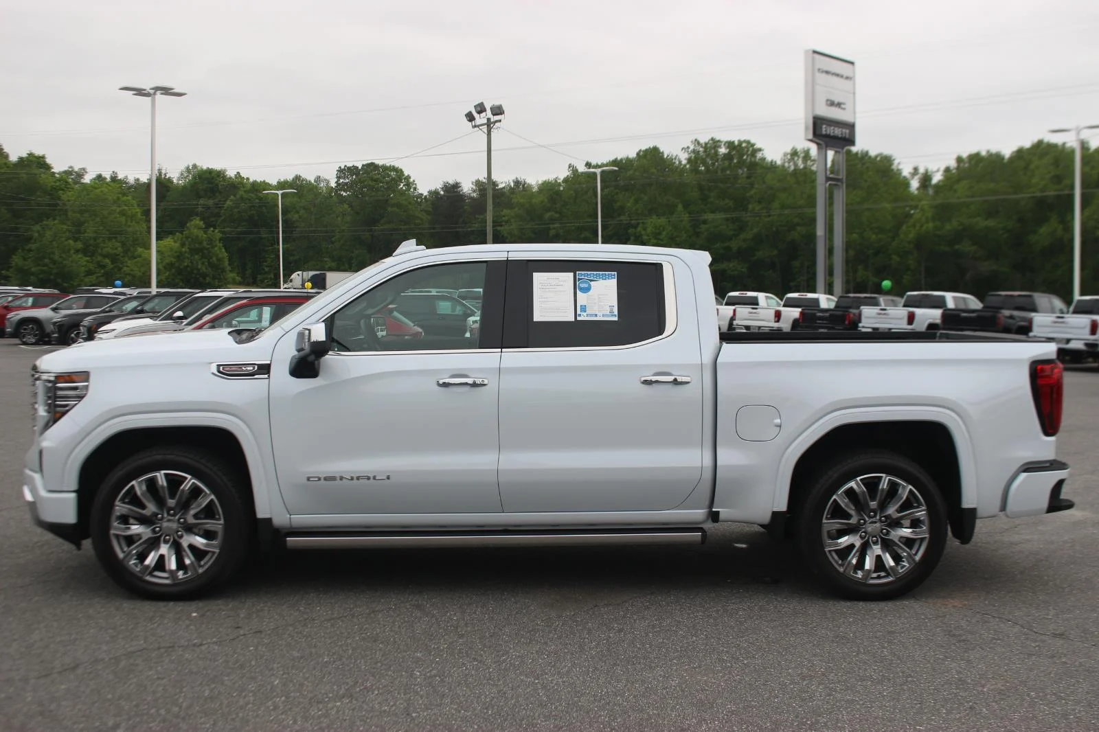 Used 2026 Glacier White Tricoat GMC Denali image 4