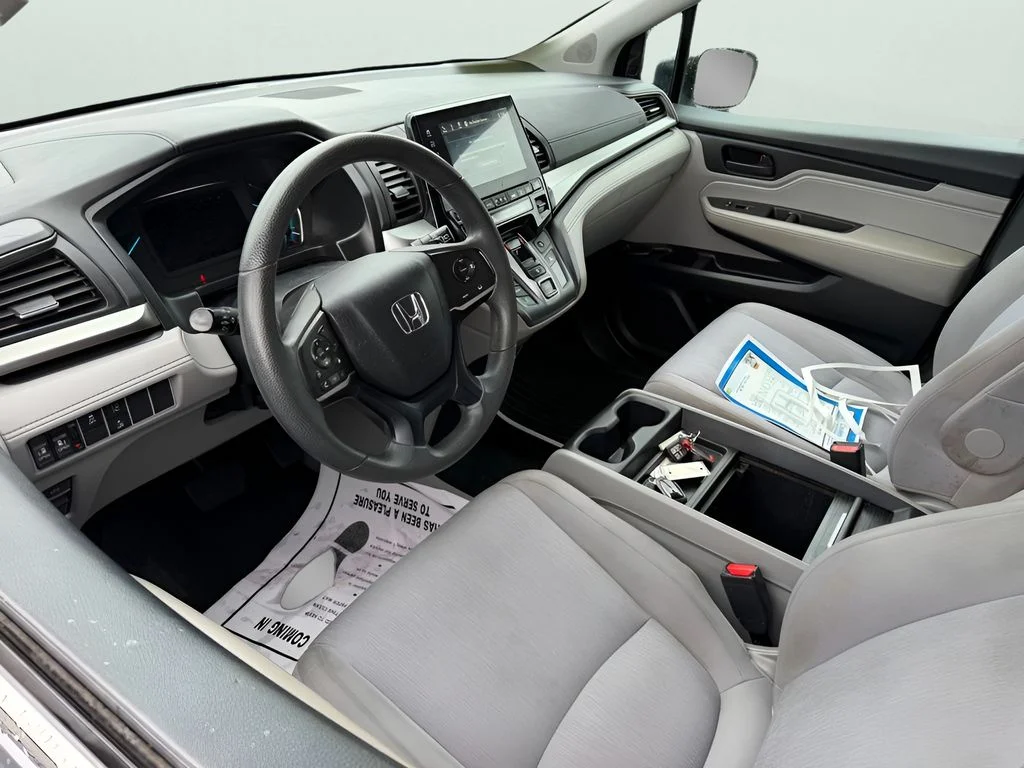 Used 2018 Pewter Honda EX image 9