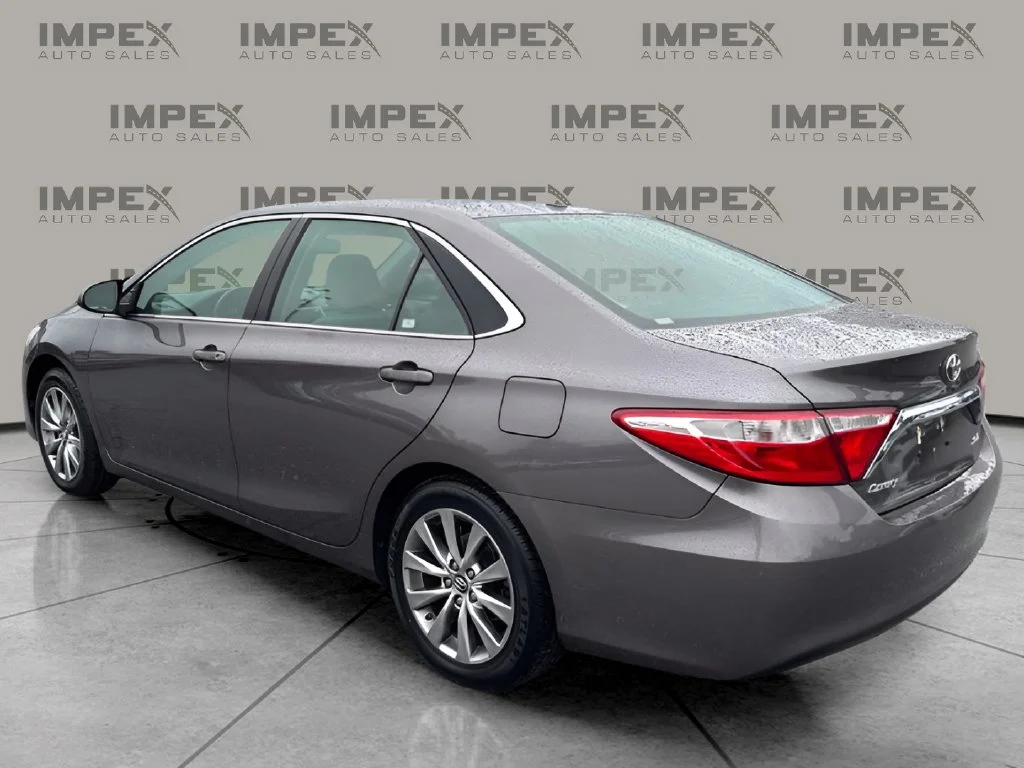 Used 2017 Gray Toyota XLE image 3