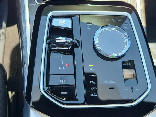 Used 2023 Black BMW 740i image 29