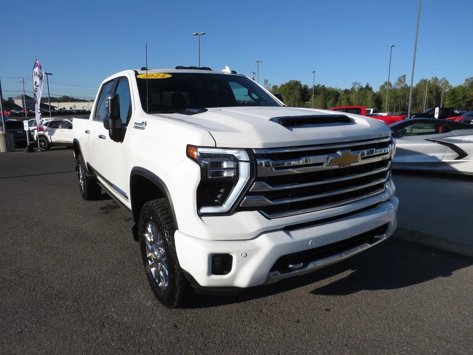 Used 2024 Summit White Chevrolet High Country image 3